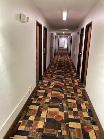 Super 8 By Wyndham Chester/Richmond Area Bagian luar foto