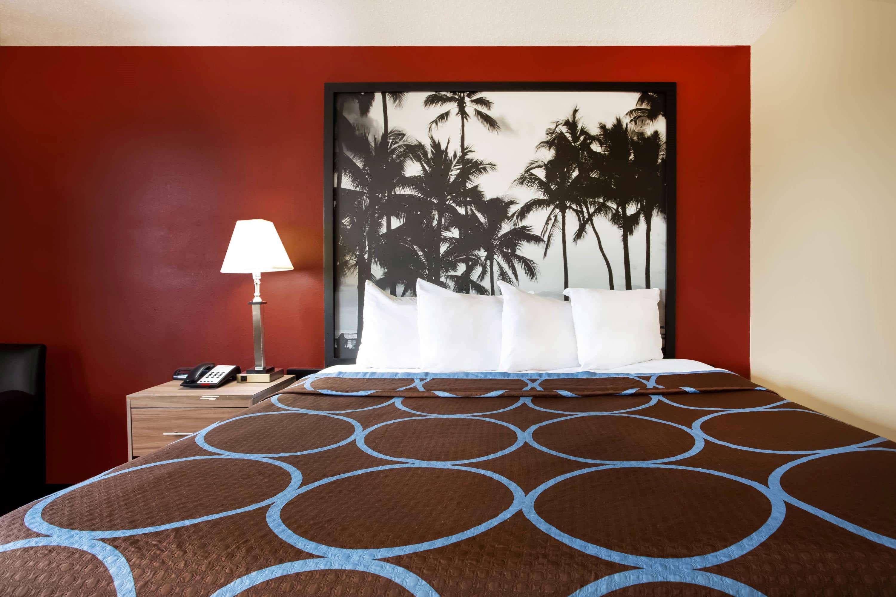 Super 8 By Wyndham Chester/Richmond Area Bagian luar foto